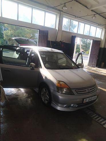 b v d: Honda Stream: 2002 г., Автомат, Бензин, Минивэн — 3
