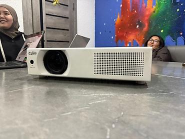 Проекторы: Проектор Hitachi CP‑X2011 (3LCD) Общее описание: LCD1-проектор — 7