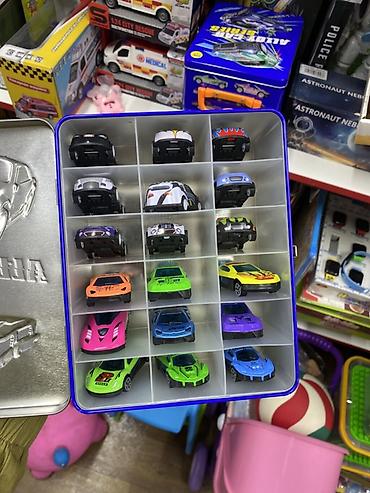 машинки железные: Набор металлических машинок Alloy Car Series в жестяном чемоданчике — 2