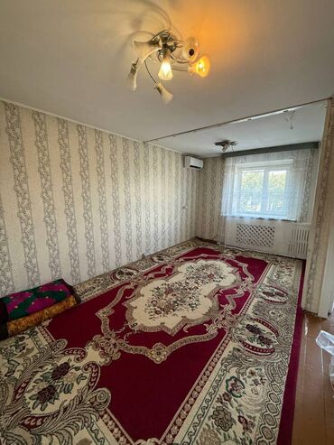 дом тоголок молдо васильева: 1 бөлмө, 32 кв. м, Хрущевка, 3 кабат, Эски ремонт