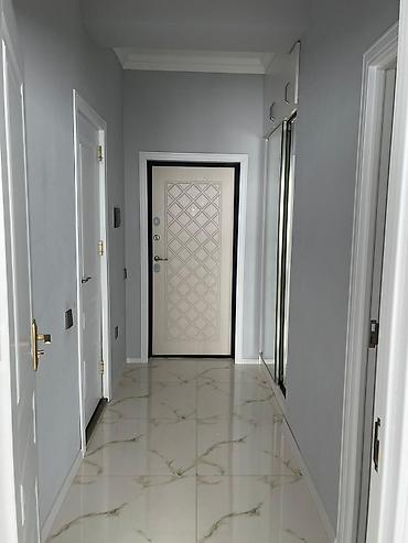 hamam dekoru: Müasir üslubda təmir olunmuş sanitar qovşaq və giriş dəhlizi təqdim — 1
