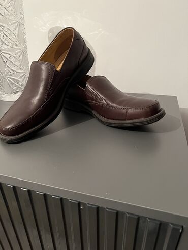 мужская туфли: Продаются туфли Clark’s. 40 размер . Цена была 6800 продаем за 3500