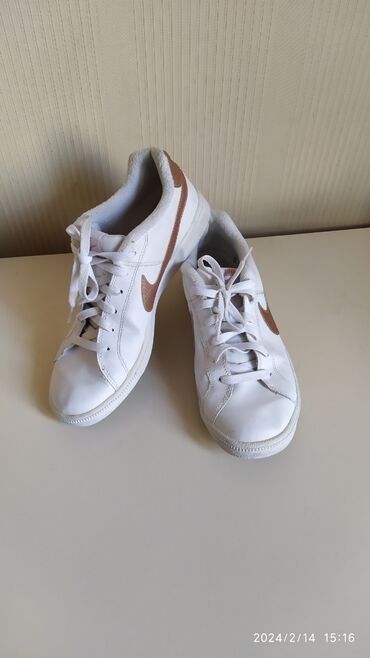 detskaya obuv krossovki: Кожаные кроссовки Nike ( оригинал ) в хорошем состоянии. Размер 41