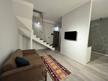 Uzunmüddətli kirayə mənzillər: Masazirda 8 mertebeli binanın 8-ci mərtəbəsində yerləşən ümumi sahəsi — 1