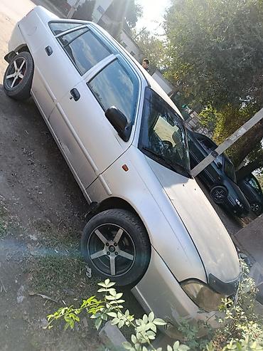 Daewoo Nexia: 2010 г., 1.6 л, Механика, Бензин, Седан