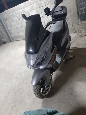 e30 е30: Макси скутер 150 куб. см, Бензин, Новый