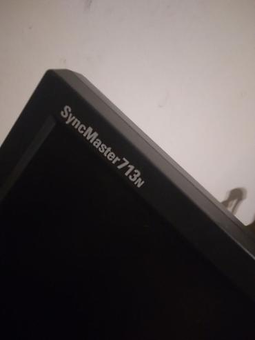 Samsung SyncMaster 713N LCD monitor - Ekran diaqonalı: 17" - Format