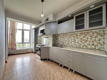 Продажа квартир: 3 комнаты, 97 м², Элитка, 7 этаж, Косметический ремонт