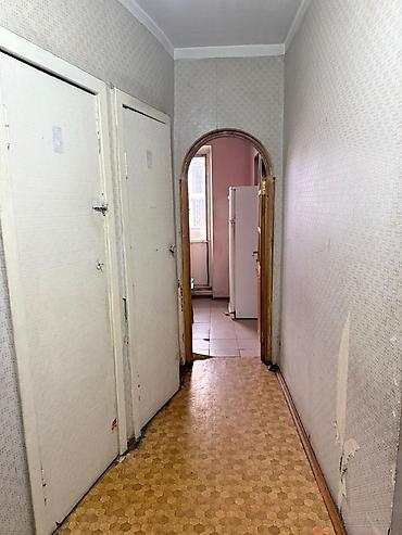 2 комнаты, 60 м², ул. Калык Акиева Индивидуалка, 5 этаж, Требуется ремонт