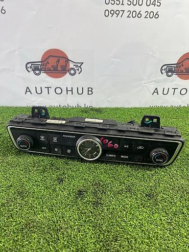 3 67: Блок управления климат-контролем Kia k7 YG 3.0 GAS 2017 (б/у) — 1