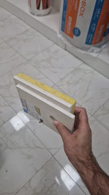 Физика: Səs və istilik izolyasiyalı kompozit panel nümunəsi Məhsul təsviri: -