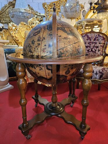 Ostali stilski dekor: Dekorativni globus sa postoljem od drveta, idealan za uređenje na lalafo.rs — 2 Ostali stilski dekor: Dekorativni globus sa postoljem od drveta, idealan za uređenje — 2