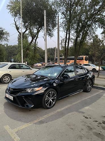 Toyota Camry: 2018 г., 2.5 л, Автомат, Бензин, Седан