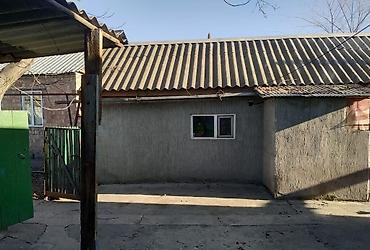 Продажа коттеджей и домов: 📍с.Маевка 🔘4-комнаты 🔘49,5м² Продаю четырехкомнатный дом. В селе — 18