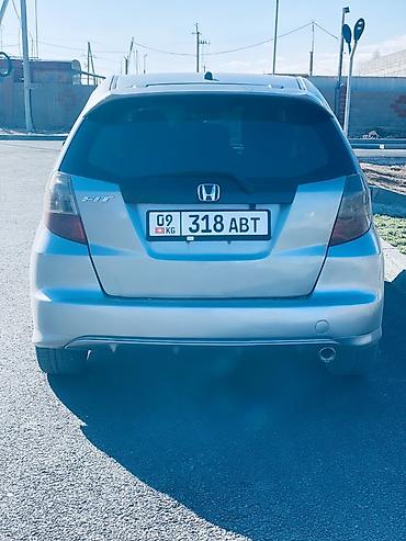 lancer 9: Honda Fit: 2009 г., 1.5 л, Автомат, Бензин, Хэтчбэк — 2