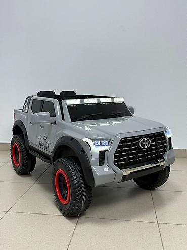 Детский электромобиль внедорожник (лицензионный стиль Toyota)