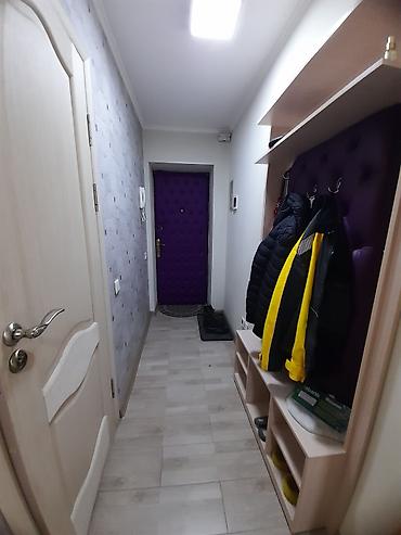 сдаю 4 комнатную квартиру: 3 комнаты, 55 м², 104 серия, 5 этаж, Евроремонт — 1