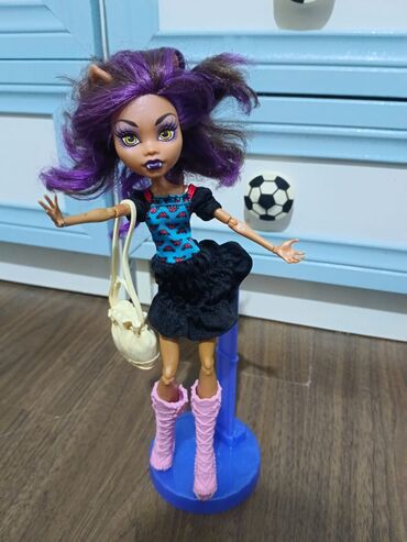 bmw 6 серия 628csi 4mt: Monster High temalı kolleksiya kuklası - Qara-bənövşəyi saçlı