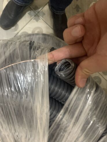kabellerin topdan satışı: Elektrik kabellerin icinden aparmaq ucun 25 diametrlik yanmaz boru 50