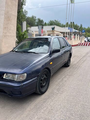 продаю в связи переездом: Nissan Sunny: 1991 г., 1.6 л, Механика, Бензин, Седан