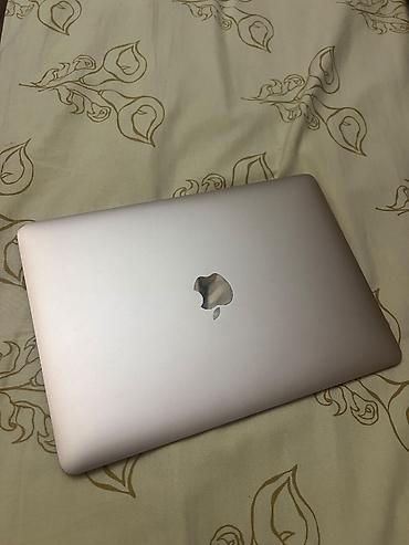ucuz macbook pro: Apple noutbuku – qızılı rəng, yüngül və nazik alüminium gövdə. - 12–13 — 1