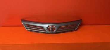 Бамперы и комплектующие: Решетка радиатора Toyota Б/у, Оригинал