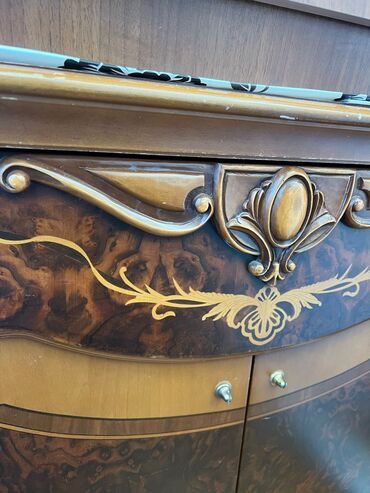 Qonaq otağı dəstləri: İşlənmiş, Rəf, Masa və oturacaqlar, Servant, Kredit yoxdur — 15