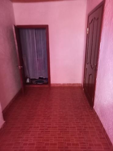 Продажа коттеджей и домов: Продам дом. Три двора,хозяйственный,главный,механический. Имеется — 2