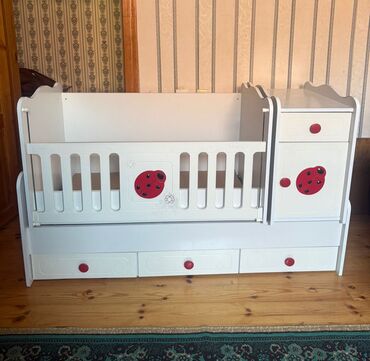 Gəzinti arabaları: Oğlan və qız üçün, Beşik