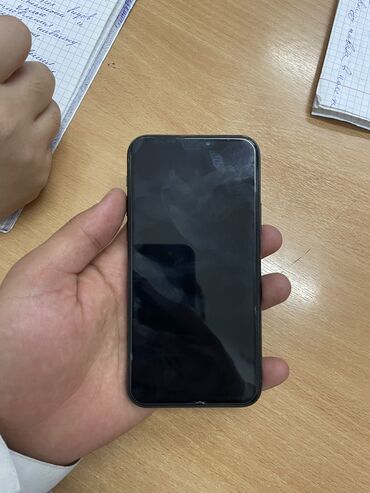 Apple iPhone: IPhone 11 Pro, Б/у, 256 ГБ, Matte Midnight Green, Зарядное устройство, Защитное стекло, Чехол, 75 %