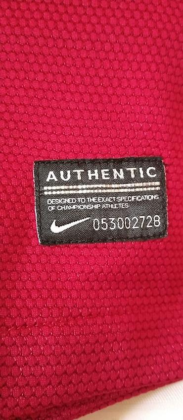 ronaldo forması 2008: Nike “AUTHENTIC” idman geyimi etiketi olan qırmızı forma/parça — 1