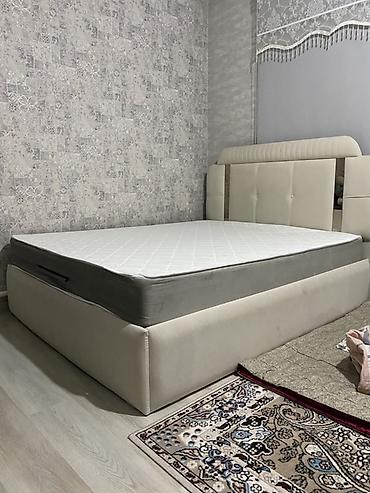 кровать каркасная: Двуспальная кровать, Б/у, С матрасом, длина - 200 см — 4