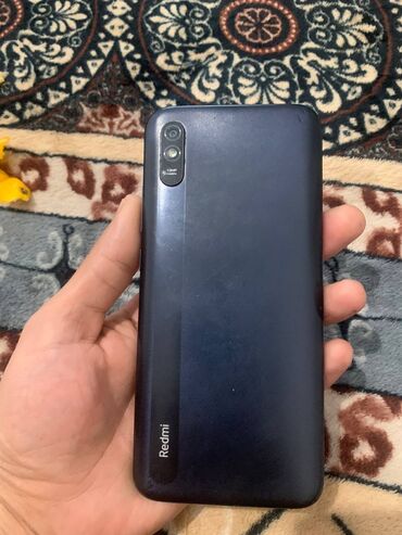 мобильные телефоны простой: Redmi, Redmi 9A, Колдонулган, 32 ГБ, түсү - Кара, 2 SIM