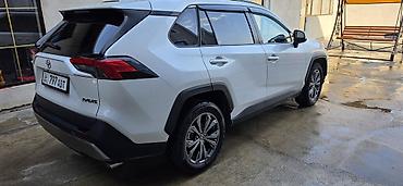 китайский автомобиль l7: Toyota RAV4: 2024 г., 2 л, Автомат, Бензин, Кроссовер — 2