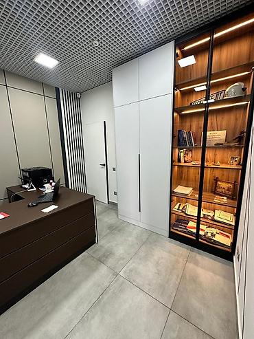 офис будка: Аренда офисов, 46 м², В жилом комплексе, 1 линия, С отдельным входом, С отдельным сан узлом — 2