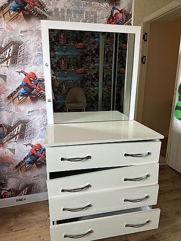 standing mirror: Туалетный столик-комод с зеркалом - Цвет: белый, глянцевые фасады. - — 3