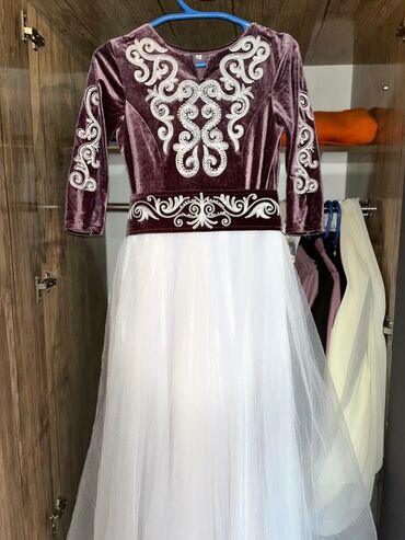 платье 300: Вечернее платье, Длинная модель, M (EU 38), L (EU 40)