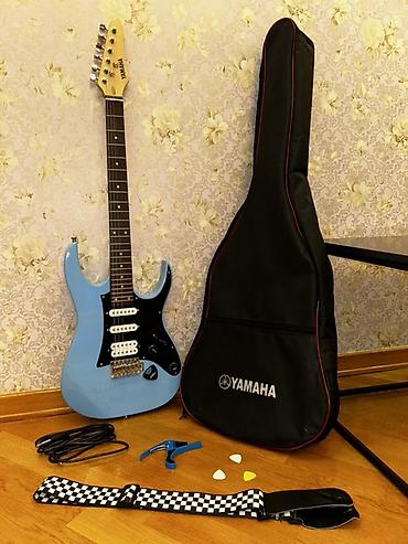 Yamaha elektrik gitara seti Dəst daxilində: - Yamaha yumşaq keyslə