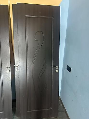 taxta gapi: Məlumat: Daxili qapılar (3 ədəd) tək təkdə satılır biri 40 manat 3 un — 2