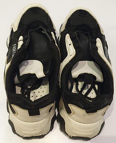 Детская обувь: Продаю ботасы. (3пары). в отличном состоянии. без брака. - Назначение — 4