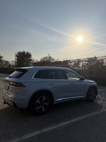 byd e2 2022: Geely Monjaro: 2022 г., 2 л, Автомат, Гибрид, Кроссовер — 2