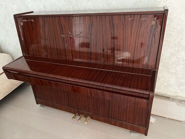 CD, DVD disklər və kassetlər: Tecili fortepiano satilir. Belarus firmasi 100 azn. Xais edirem real
