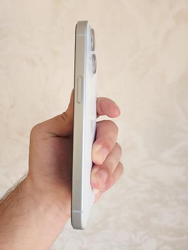 iphone mini 15: IPhone 15, 128 GB, Qızılı, Zəmanət, Simsiz şarj, Face ID — 4