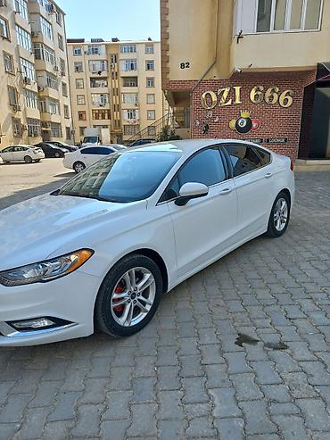 fujin: Ford Fusion sedan – ağ rəngdə, geniş və komfortlu salon — 6