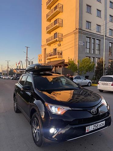 задний стоп фара: Toyota RAV4: 2018 г., 2.5 л, Автомат, Бензин, Кроссовер — 1