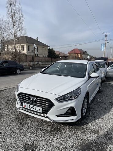 Легковой транспорт: Сдаю в аренду: Легковое авто, Под такси