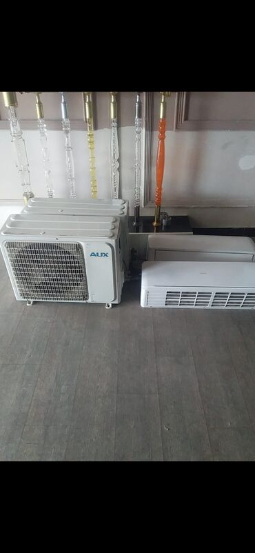 Məişət əlcəkləri: 2 eded Aux kondisioner her biri 35 kv qiy biri 300 man. usta mali