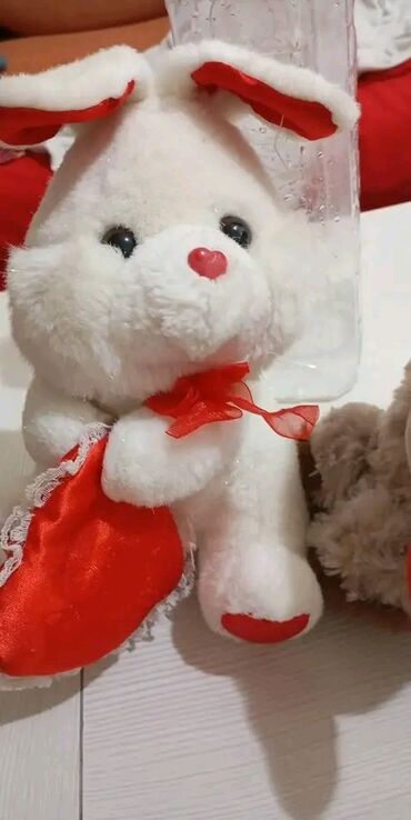 Torbe: Plišana torbica u obliku srca - Model: srce, mekani veštački krzneni — 193