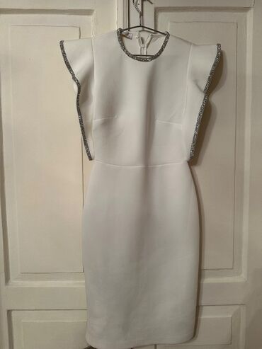 yeni lifcikler: Yenidir.Geyinilmeyib. S razmerdir