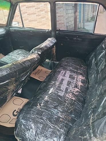 2106 salon: VAZ 2106 sedan – krem rəngli, arxa ötürməli, 4 qapılı. Xüsusiyyətlər — 4